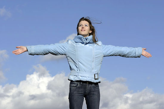 Freiheit_Frau-vor-Himmel Freiheit_Frau-vor-Himmel
